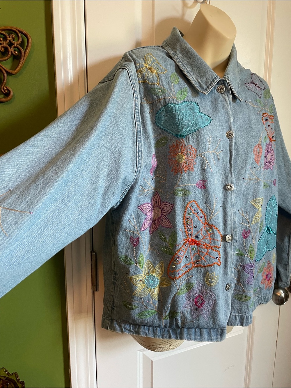Tantrums Beaded Embroidered Denim Jacket Large Flowers Butterflies 90s - Picture 2 of 7
